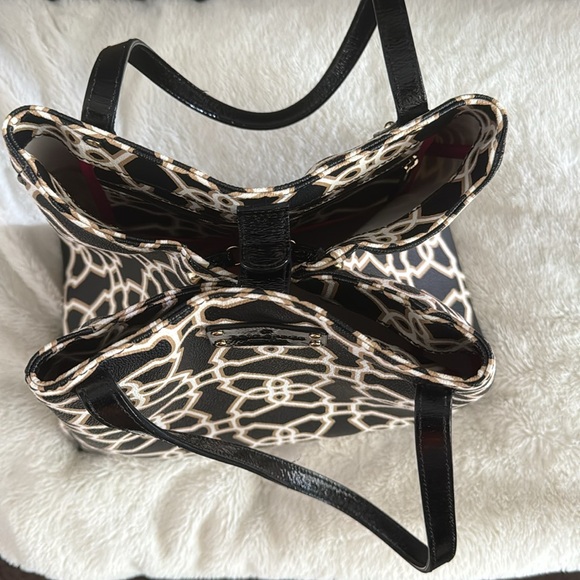 Kate Spade New York hobo bag, neutral colors, EUC 1 minor callout on 1 corner - Picture 3 of 8